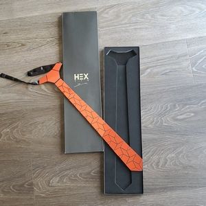 Hex tie